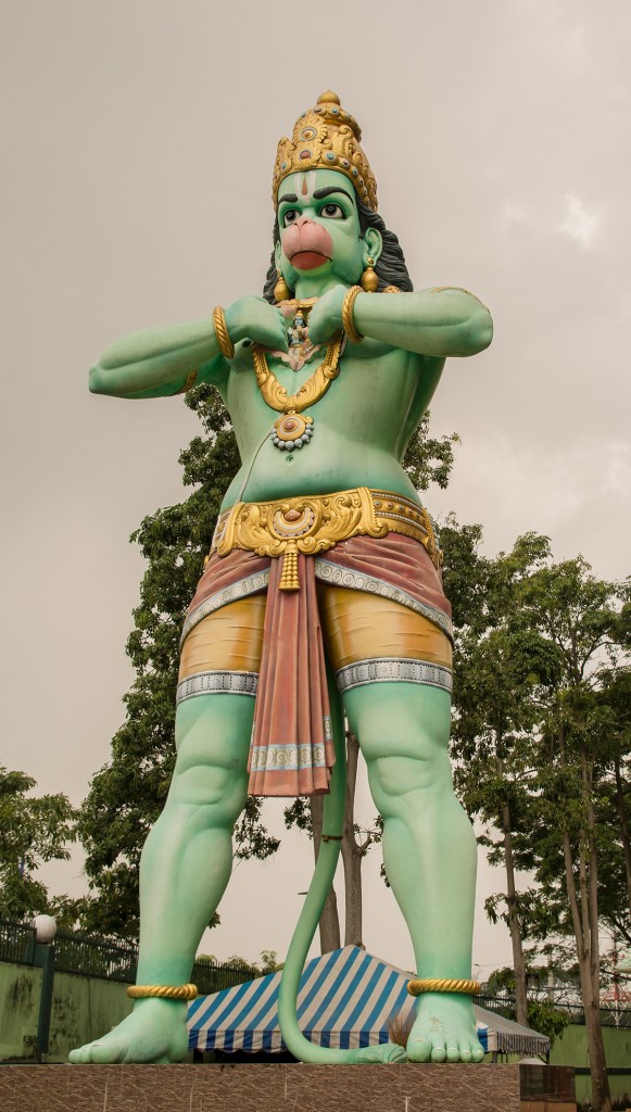 Batu Caves, posąg bóstwa
