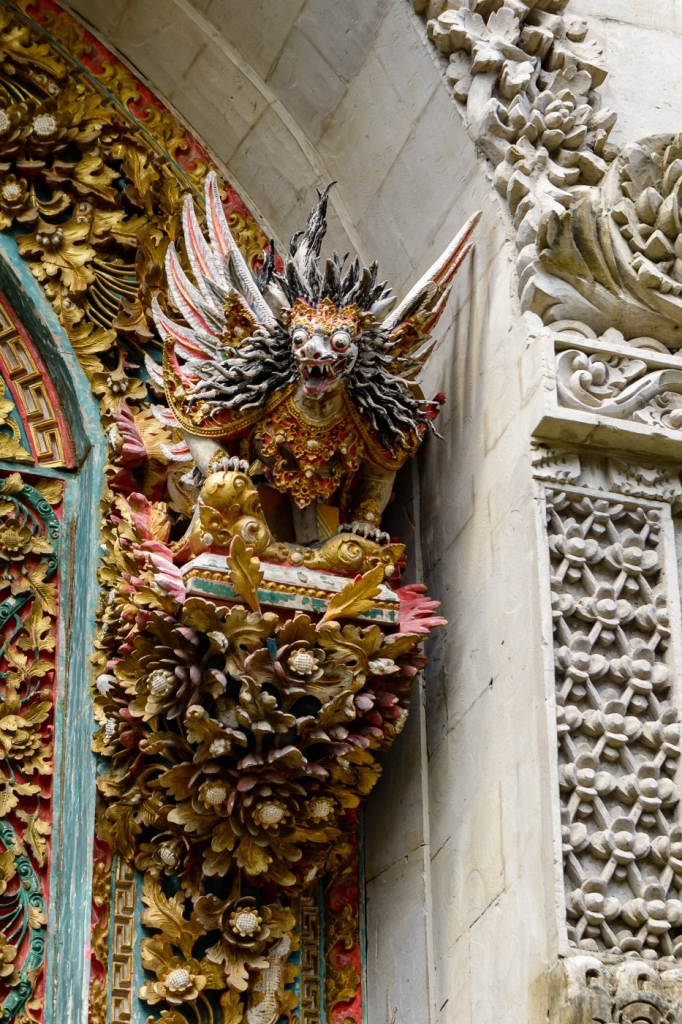 Niesamowite detale na posągach