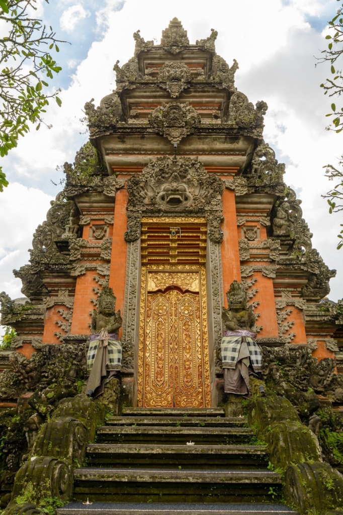 Ozdobna brama w świątyni Saraswati