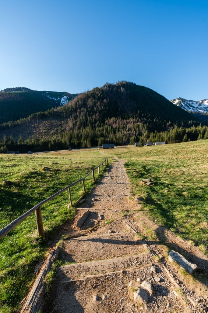 Ścieżka prowadząca do kaplicy Jana Chrzciciela