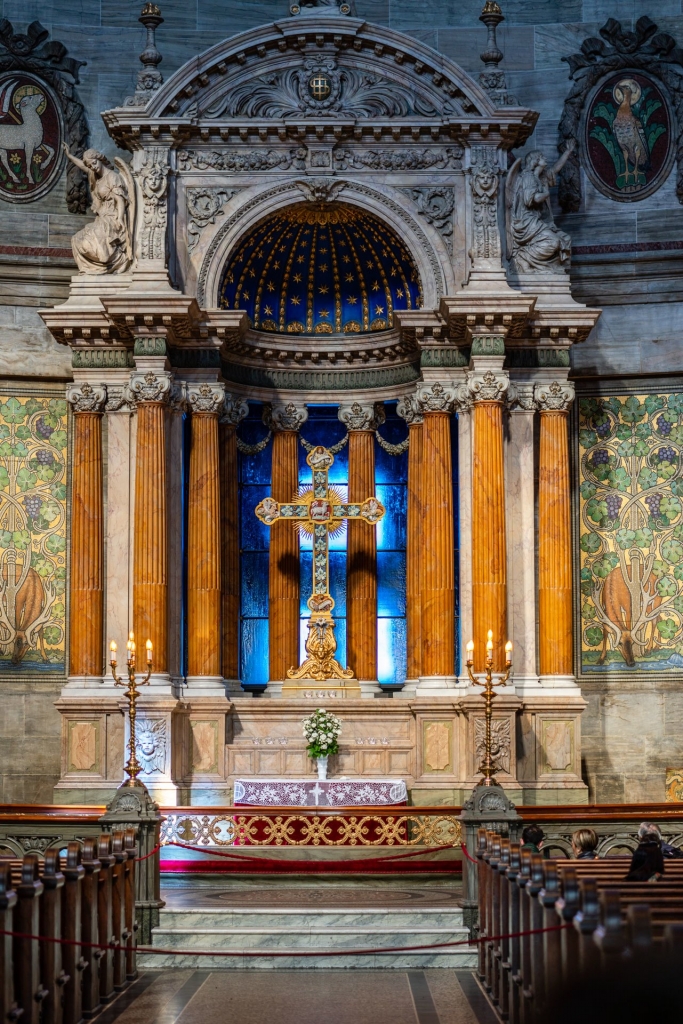 Nawa główna w kościele Fryderyka