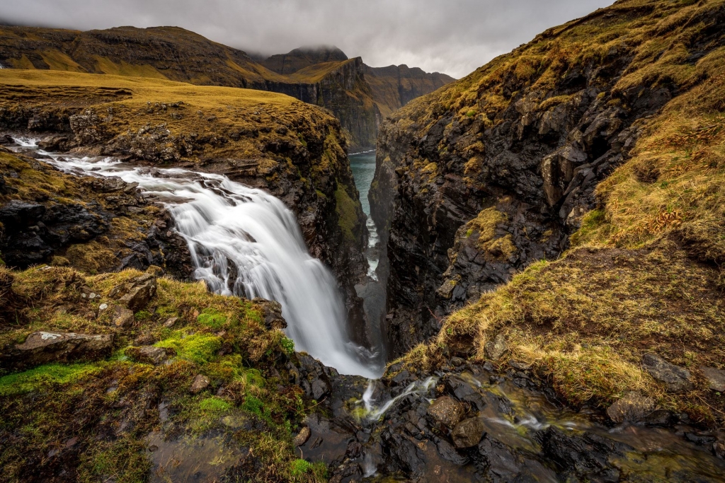 Jeden z wodospadów na wyspie